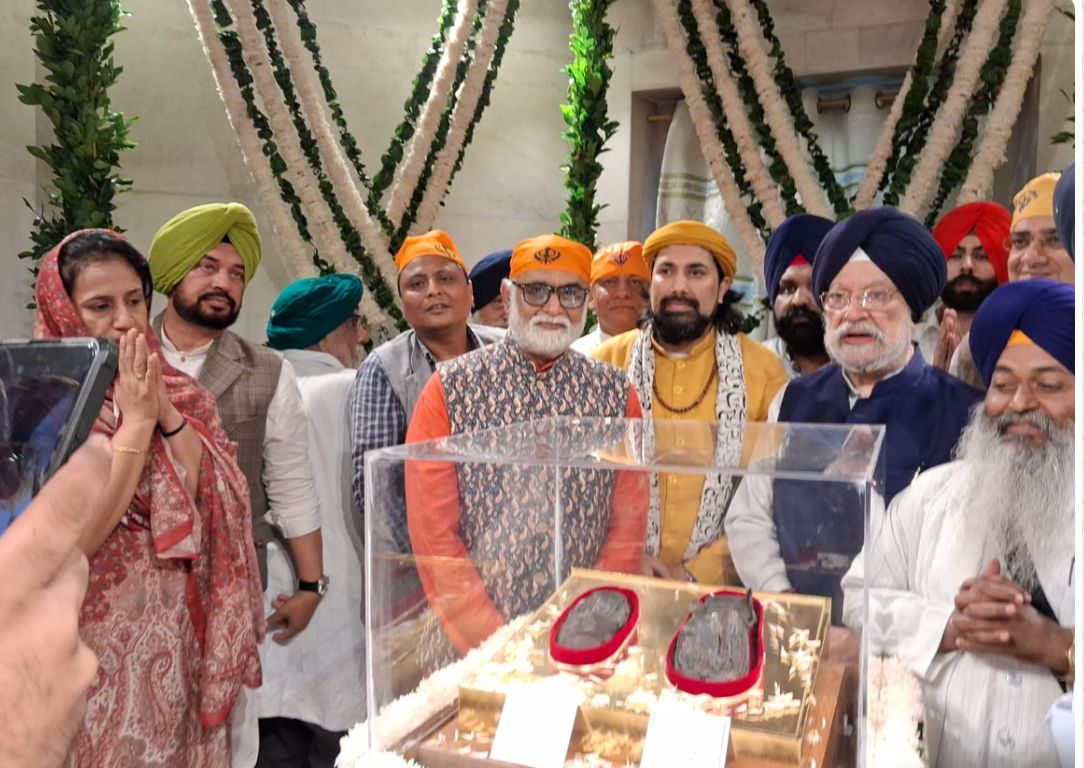 पवित्र ‘जोड़े साहिब’ पटना साहिब में प्रतिष्ठित, गुरु गोबिंद सिंह के दाएं पैर की पादुका और माता साहिब कौर की बाएं पैर की पादुका शामिल