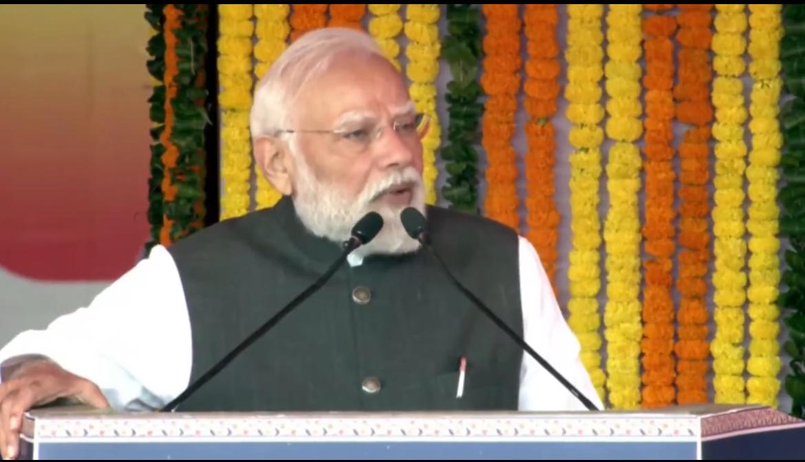 भारतीय रेलवे की अगली पीढ़ी की नींव तैयार कर रही हैं वंदे भारत ट्रेन : पीएम मोदी