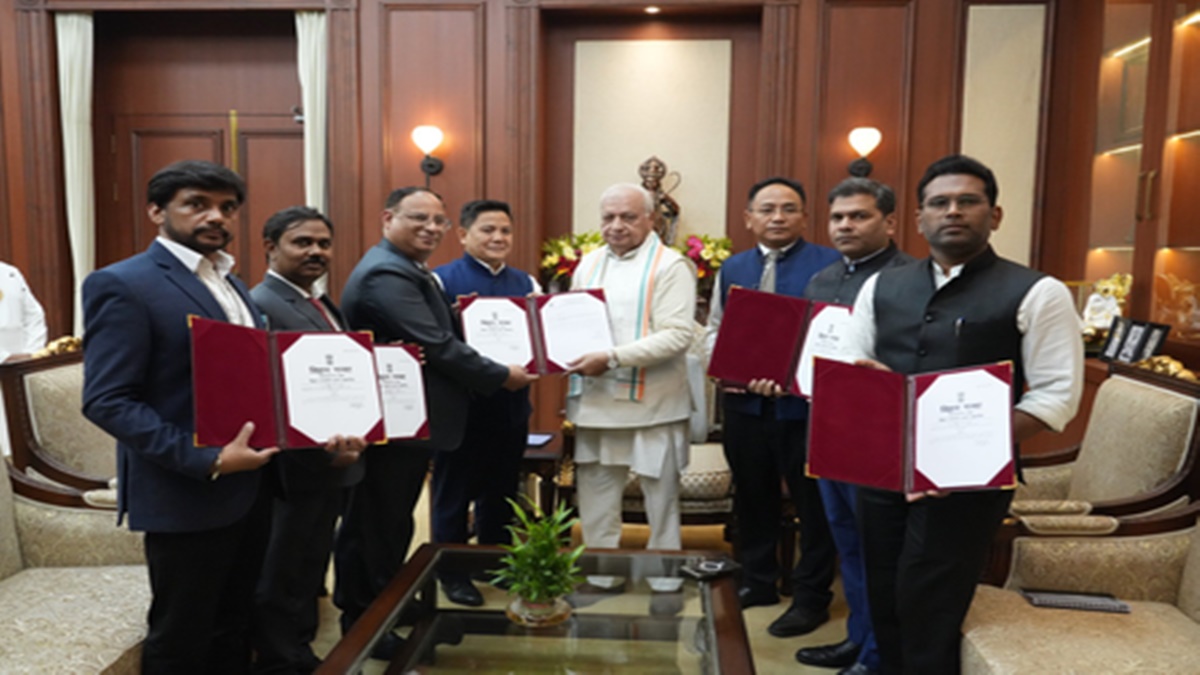 बिहार: मुख्य निर्वाचन अधिकारी ने राज्यपाल को नवनिर्वाचित विधायकों की सूची सौंपी