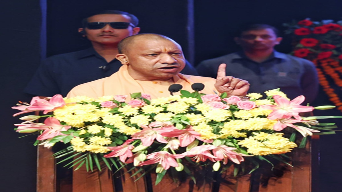‘वंदे मातरम्’ गीत ने आज़ादी के मंत्र को जन-जन में प्रवाहित कर देशभक्ति का ज्वार जगाया : सीएम योगी