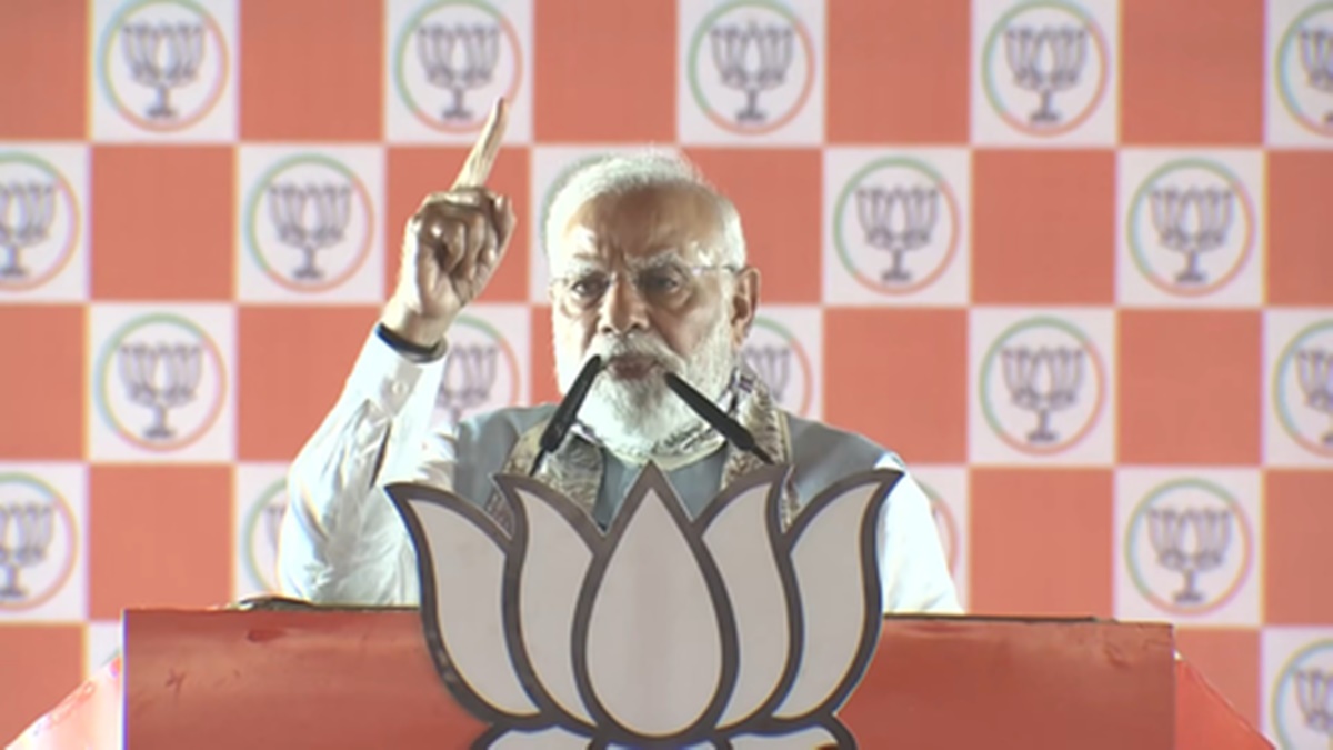 ‘पिता का नाम छिपाने में क्यों शर्म आ रही’, तेजस्वी यादव पर प्रधानमंत्री मोदी की तीखी टिप्पणी