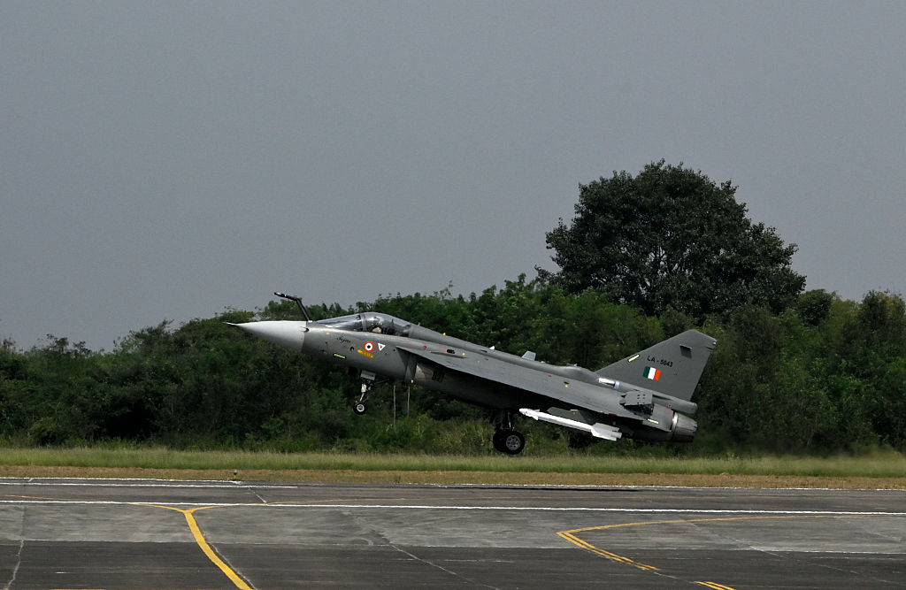 चालू वित्त वर्ष में रक्षा उत्पादन 1.75 लाख करोड़ रुपए ले जाने का लक्ष्य, 65% रक्षा उपकरण देश में हो रहे निर्मित