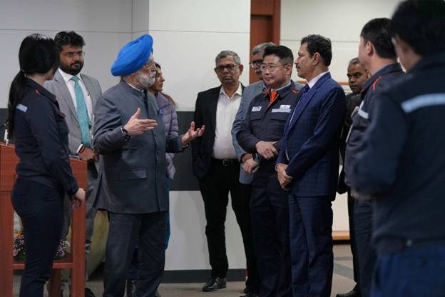 hardeep puri 4