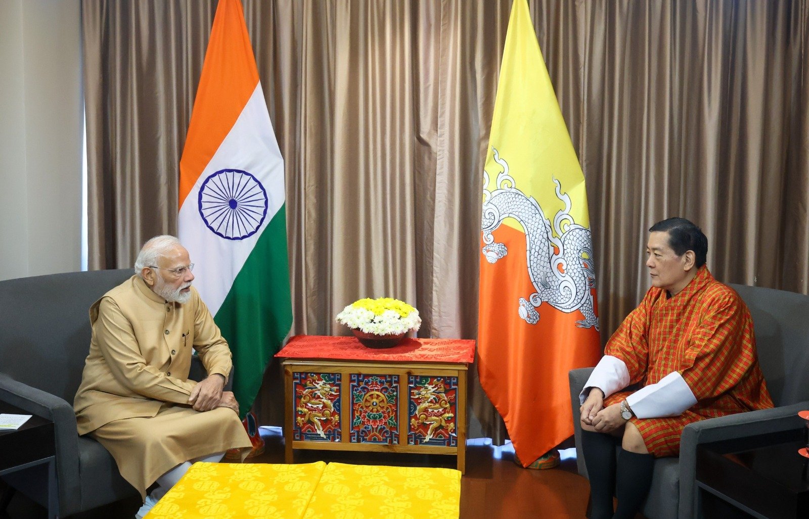 पीएम मोदी ने की भूटान के चौथे नरेश से मुलाकात, वैश्विक शांति प्रार्थना महोत्सव में लिया भाग