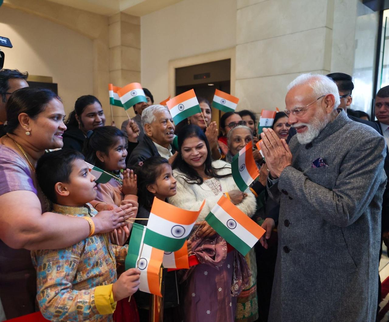 जॉर्डन में पीएम मोदी का भारतीय समुदाय ने किया गर्मजोशी से स्वागत