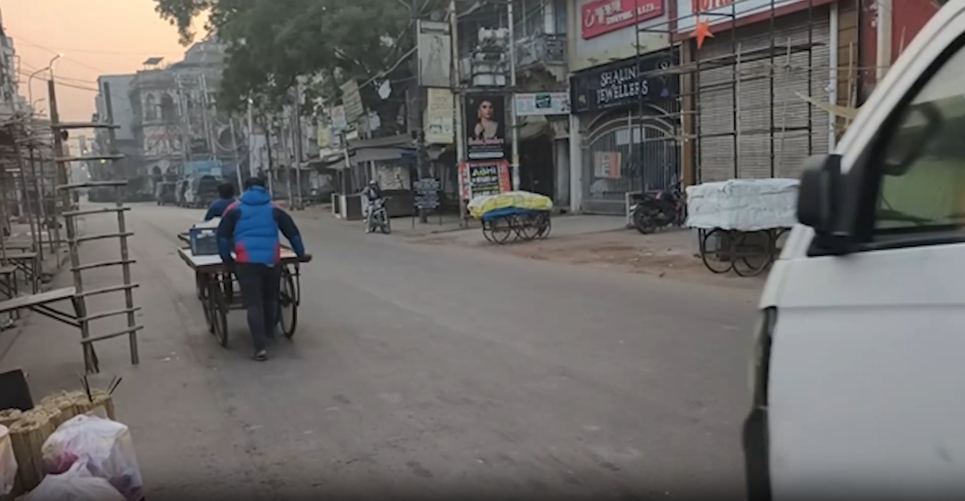 उत्तर प्रदेश में शीतलहर का प्रकोप, तापमान में तेज गिरावट