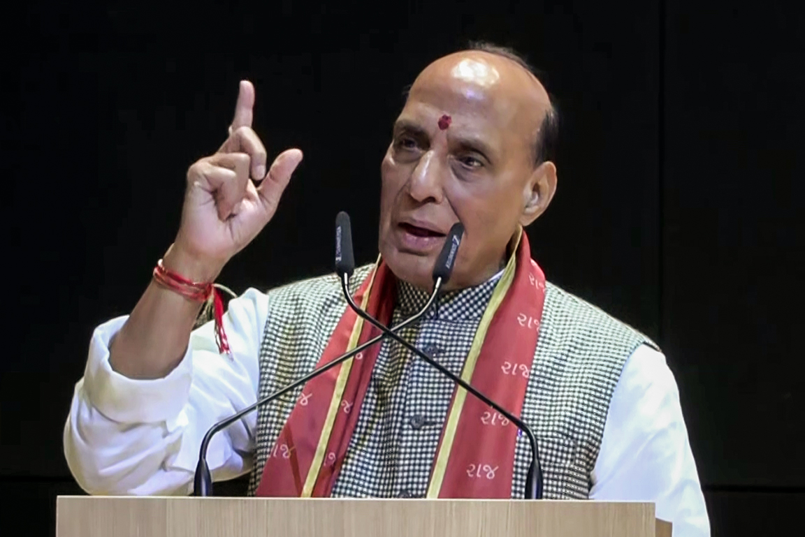 रक्षा मंत्री राजनाथ सिंह ने LDF और UDF पर निशाना साधा, बोले- ‘ईश्वर के अपने देश में भी भगवान सुरक्षित नहीं’