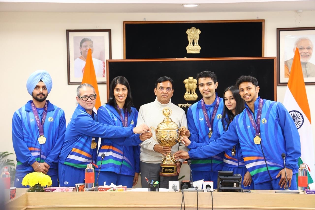 स्क्वैश विश्व कप जीतने वाली भारतीय टीम को खेल मंत्री ने किया सम्मानित