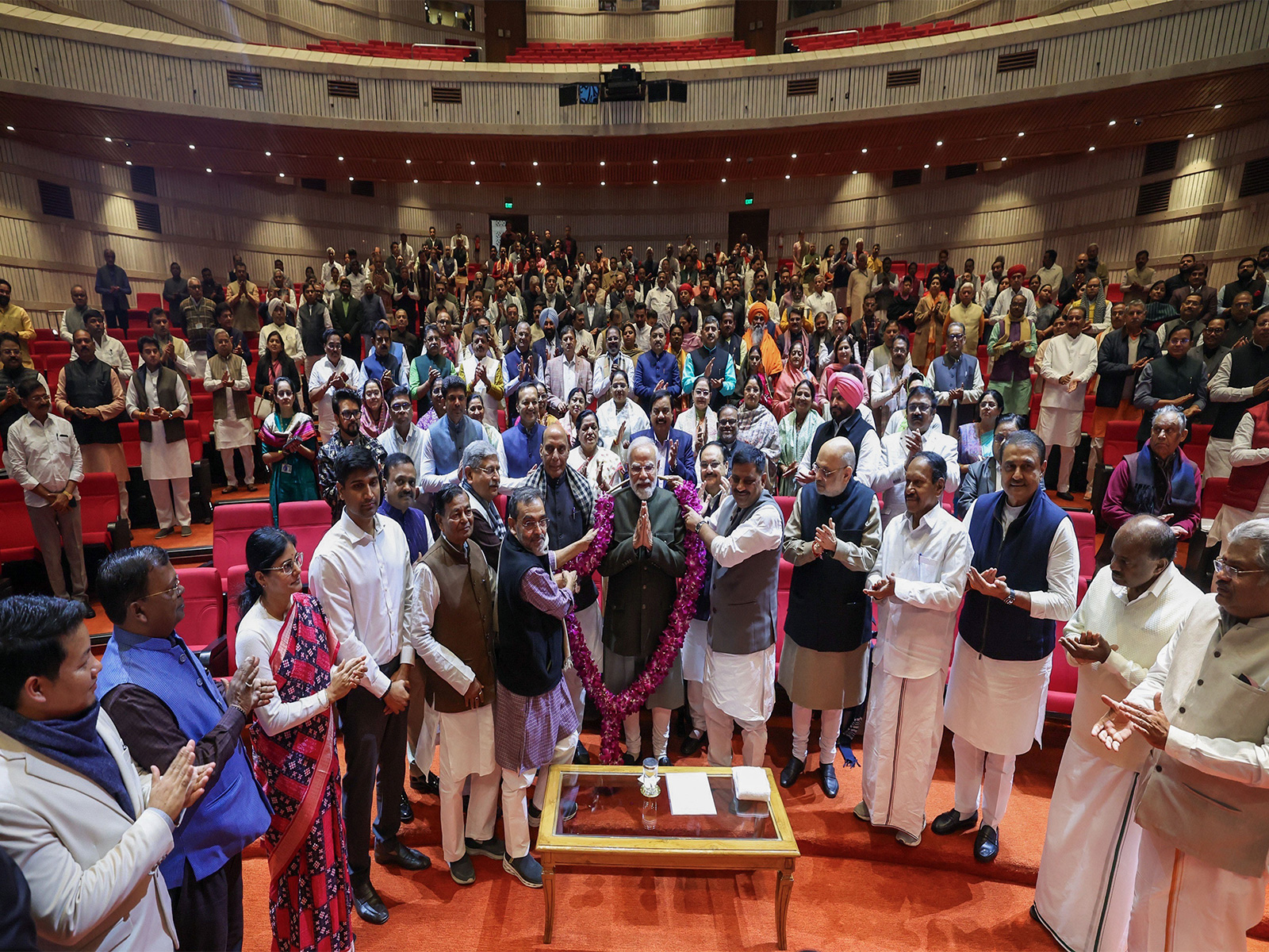 एनडीए संसदीय दल की मीटिंग में पीएम मोदी ने कहा- देश अब पूरी तरह से ‘रिफॉर्म एक्सप्रेस’ फेज में