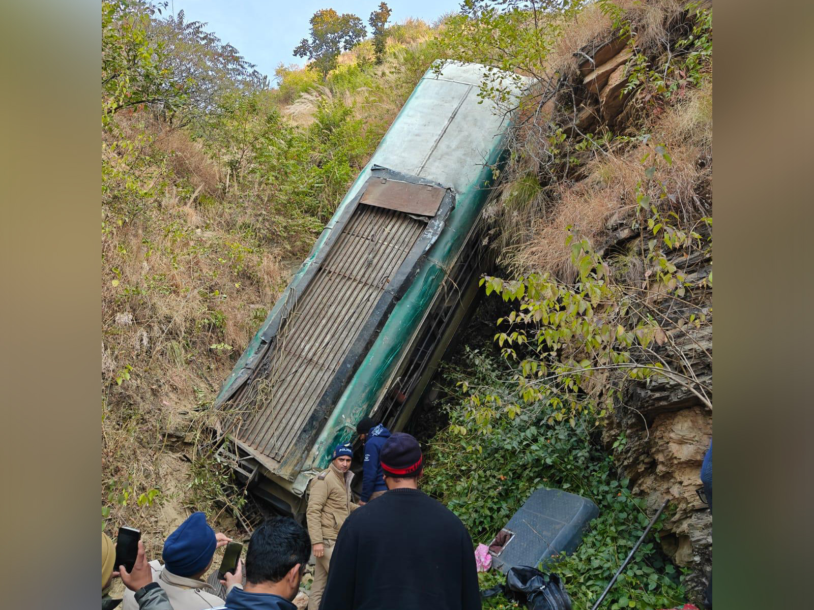 सीएम पुष्कर सिंह धामी ने अल्मोड़ा जिले के भिकियासैंण के पास हुई बस दुर्घटना पर दुख व्यक्त किया