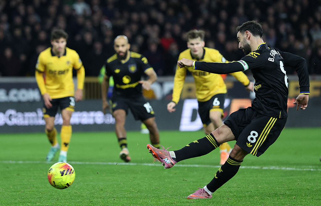 Fernandes double helps Man United to 4-1 win as Wolves’ misery continues