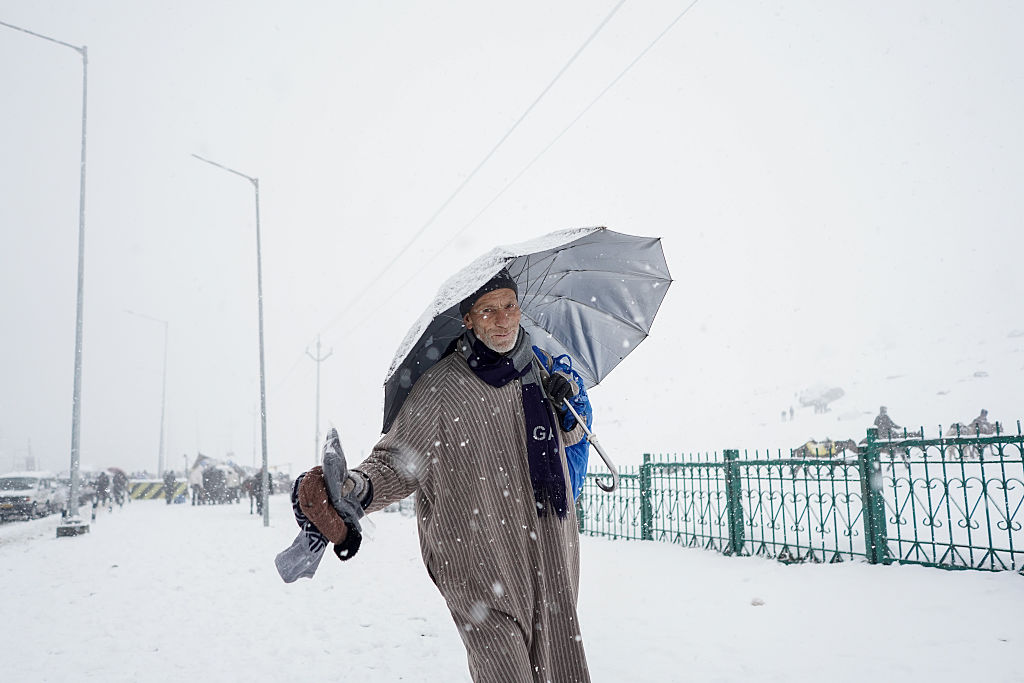 Snowfall recorded in Kashmir as Chillai Kalan begins