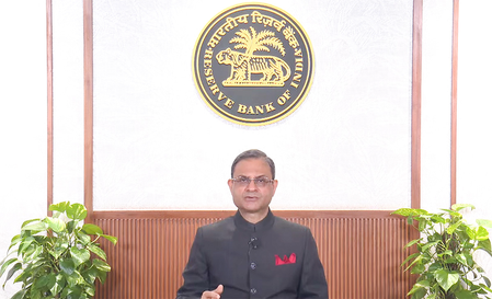 वैश्विक चुनौतियों के बीच भारतीय अर्थव्यवस्था तेज़ी से विकास करने को तैयार: RBI गवर्नर