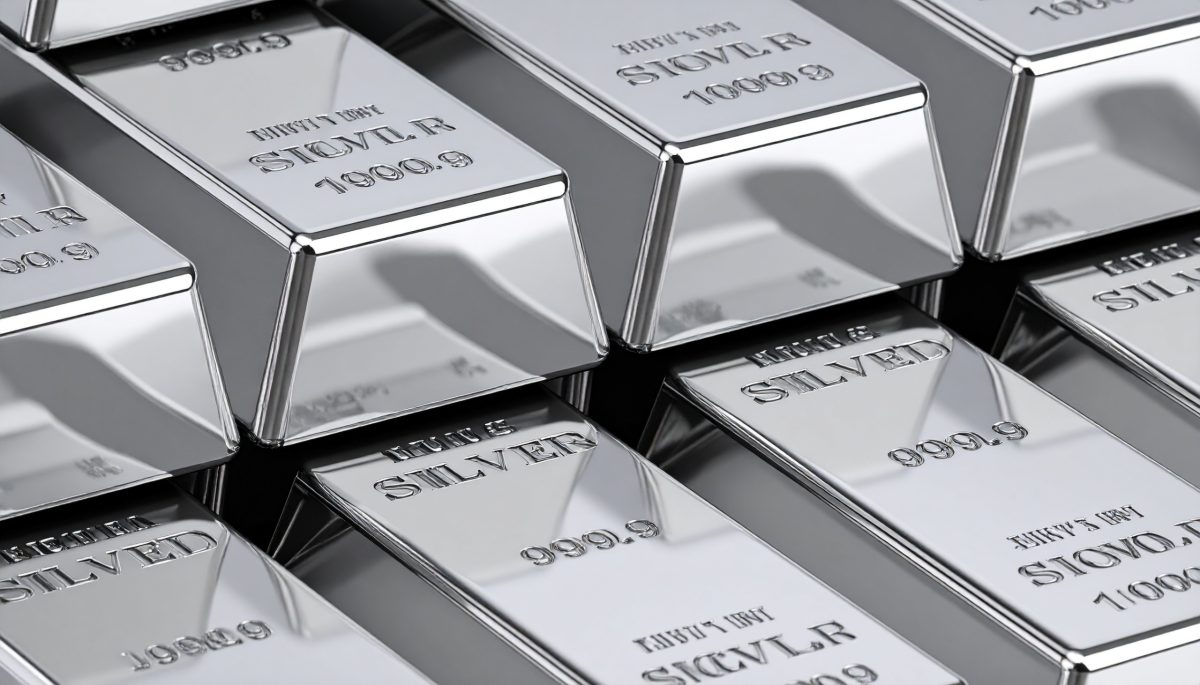 Silver Price: चांदी की कीमत पहली बार तीन लाख रुपए प्रति किलो के पार