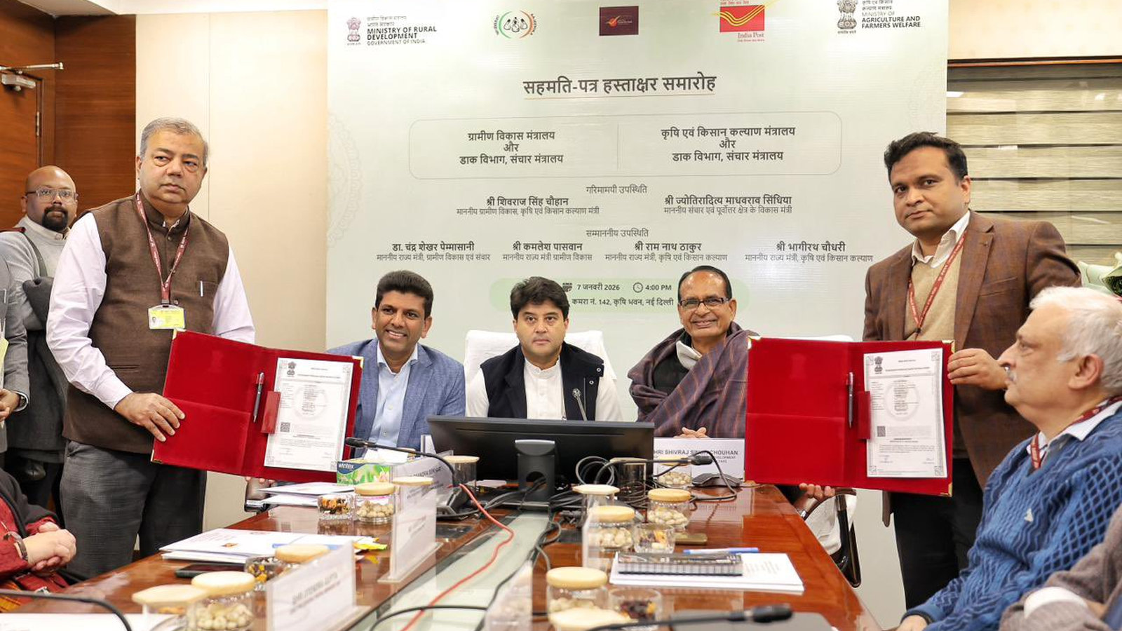 Department of Posts, Agriculture Ministry sign MoU to enable pan-India logistics for testing farm inputs
