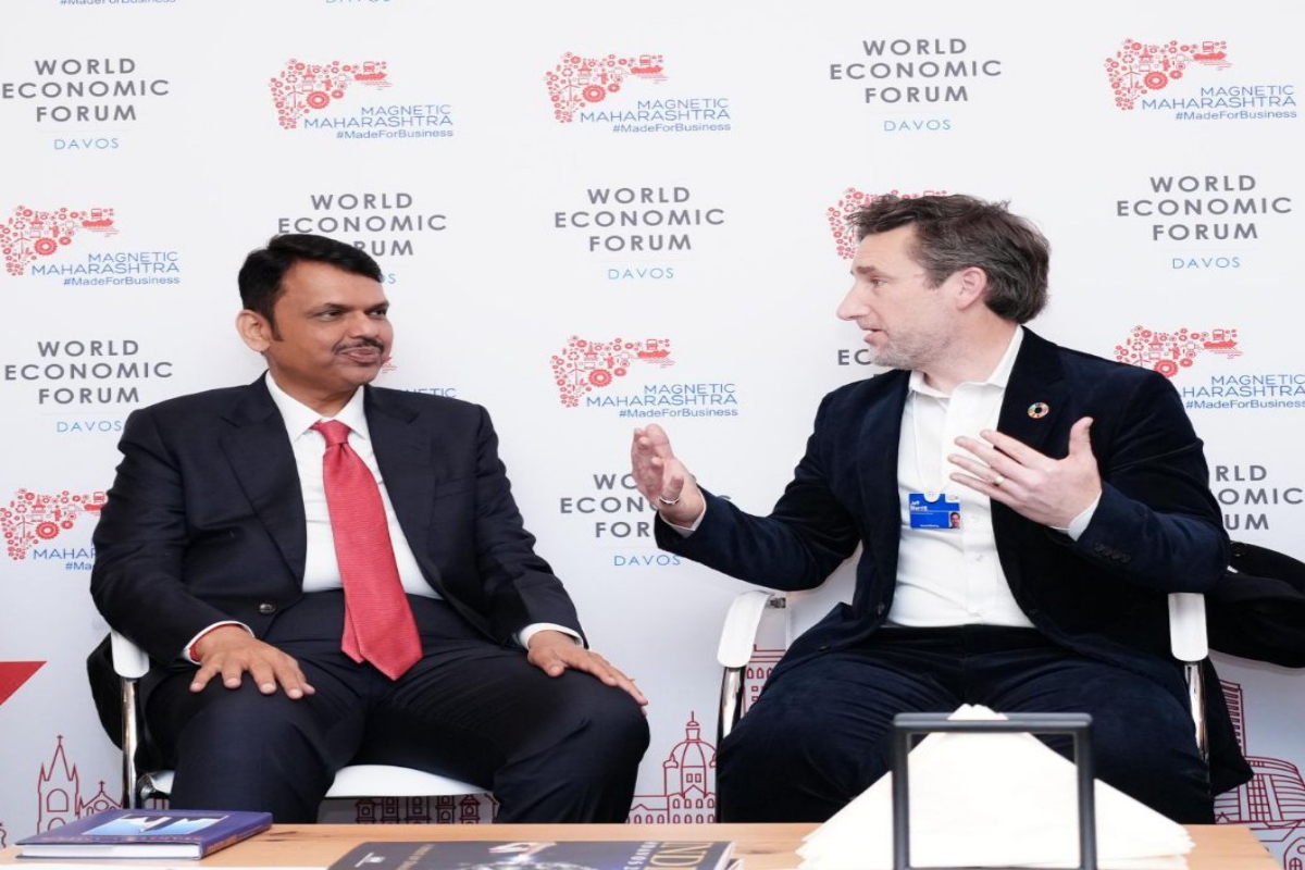 दावोस में महाराष्ट्र के लिए निवेश की बड़ी सौगात, हजारों करोड़ के एमओयू पर हस्ताक्षर