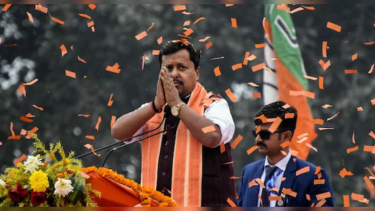 नितिन नबीन ने झंडेवालान मंदिर में की पूजा, संभालेंगे भाजपा के राष्ट्रीय अध्यक्ष का पदभार