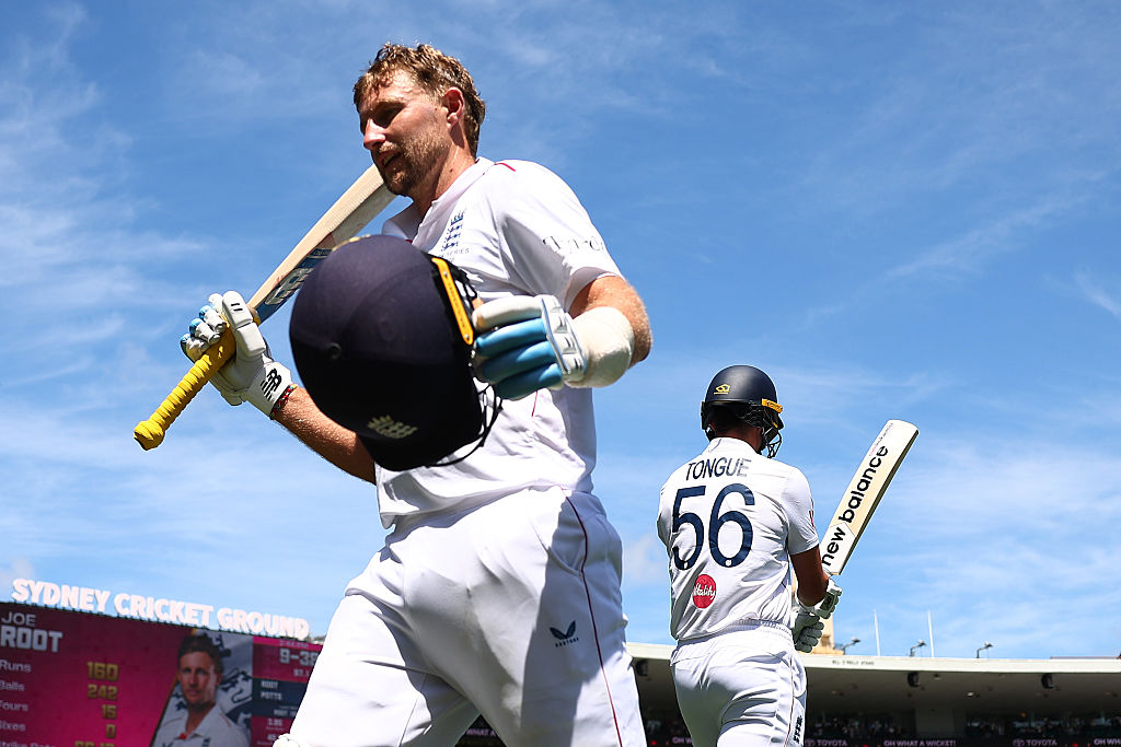 England all out for 384 after Root ton in fifth Ashes test