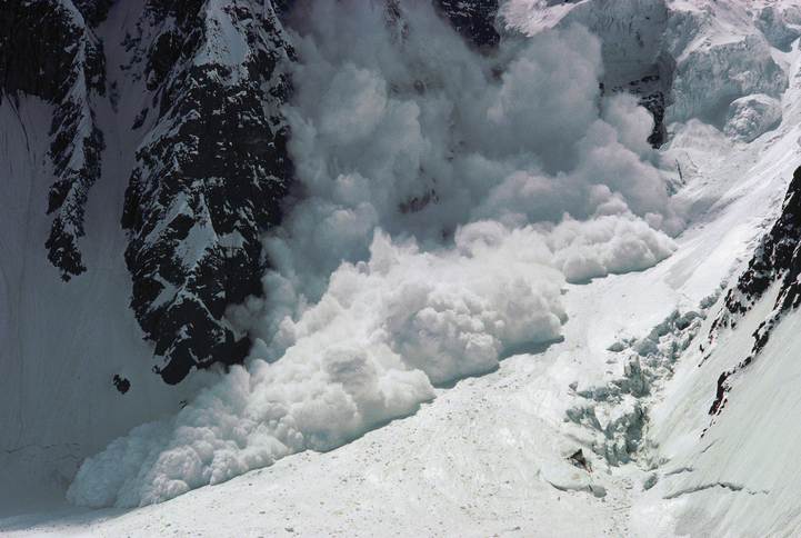 Snow avalanche hits J&K’s Sonamarg; no loss of life