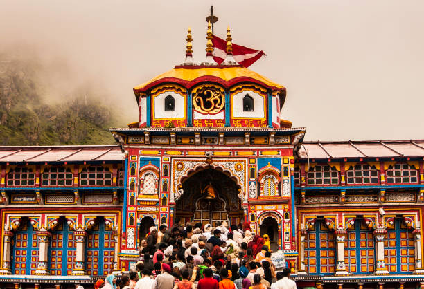 बद्रीनाथ और केदारनाथ में गैर-हिंदुओं की एंट्री पर लगेगी रोक, मंदिर समिति ने उठाया बड़ा कदम