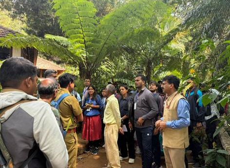 Rashtriya Ayurveda Vidyapeeth conducts training programme on identification of flora in Wayanad