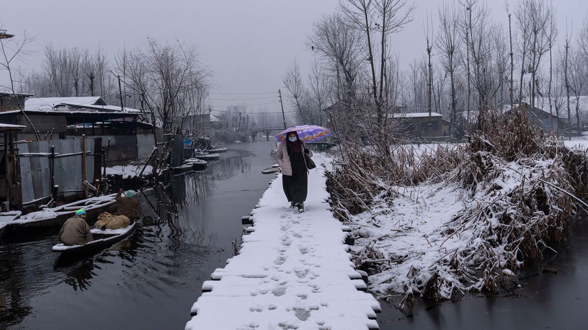 Weather improves in J&K; snowfall in upper reaches likely