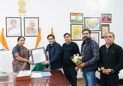सीएम रेखा गुप्ता को 50वें मातृश्री अवॉर्ड से किया गया सम्मानित