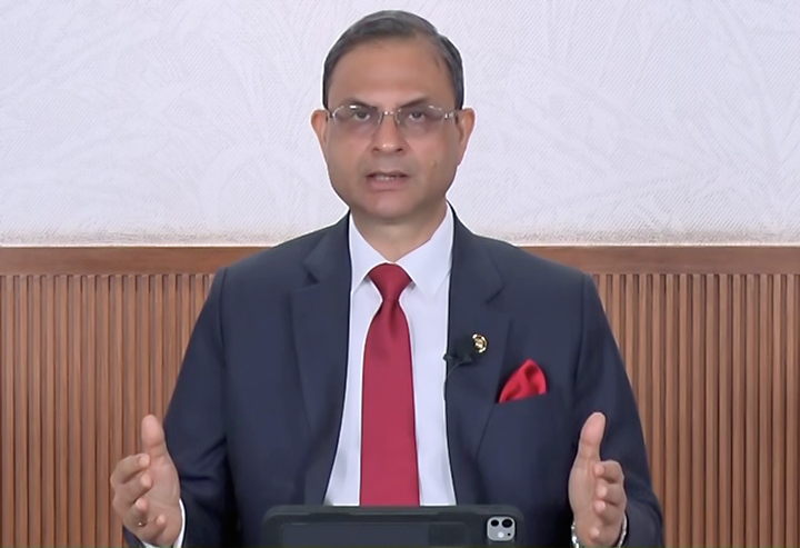 RBI गवर्नर संजय मल्होत्रा ने कहा- ‘मध्य पूर्व में तनाव के बीच ‘वेट एंड वॉच’ मोड में आरबीआई’