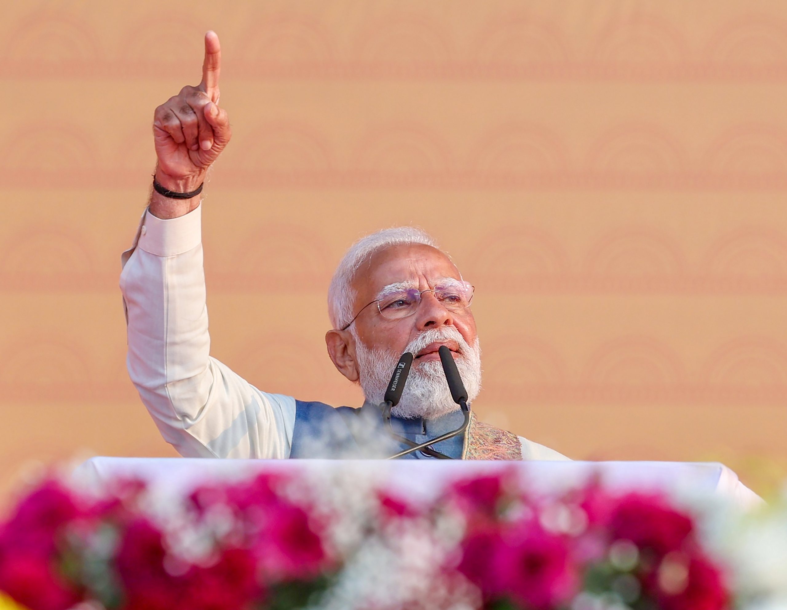 पीएम मोदी ने धैर्य और विवेकपूर्ण सोच का दिया संदेश