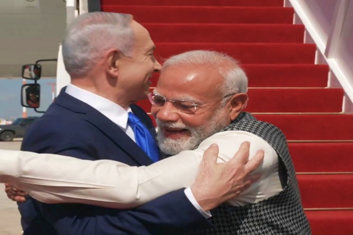 इजराइल दौरे पर पहुंचे पीएम मोदी, पीएम नेतन्याहू ने ‘अपने मित्र’ का किया गर्मजोशी से स्वागत