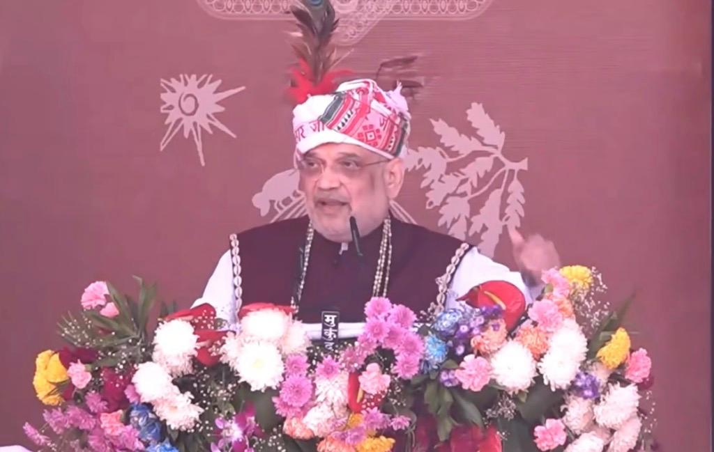 ‘हथियार डाल दो, विकास की मुख्यधारा में शामिल हो जाओ’: बस्तर में माओवादियों से अमित शाह की अपील