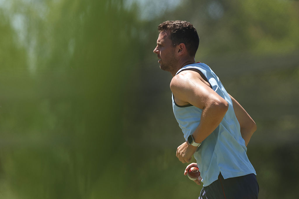 Hazlewood likely to miss early stage of T20 WC, Australia add Abbott as travelling reserve