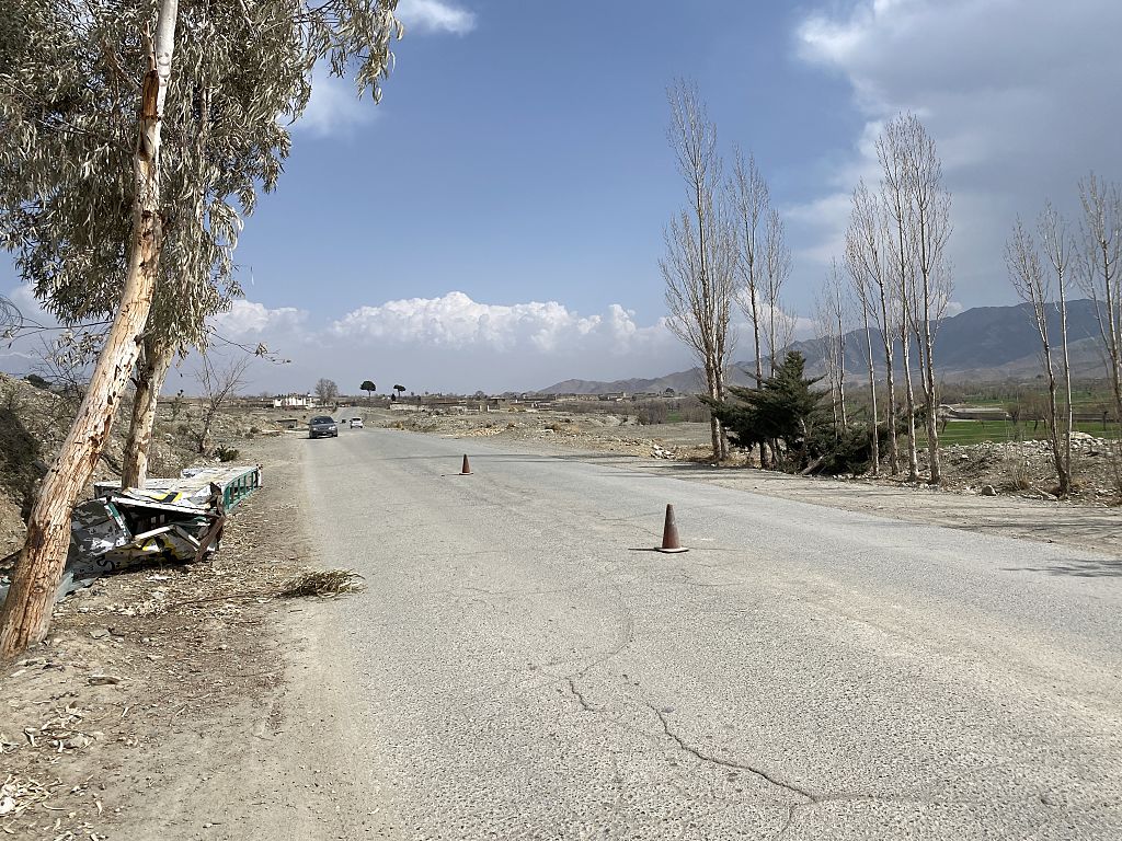Afghan Taliban open to talks after Pakistan bombs Kabul, Kandahar
