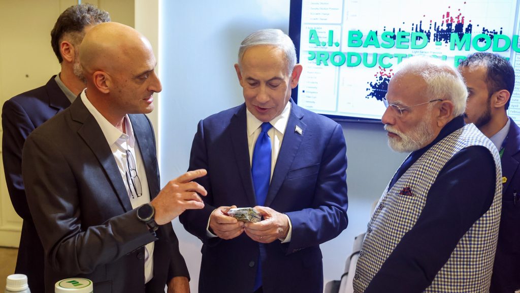 PM-Modi-Israel-exhibition-3