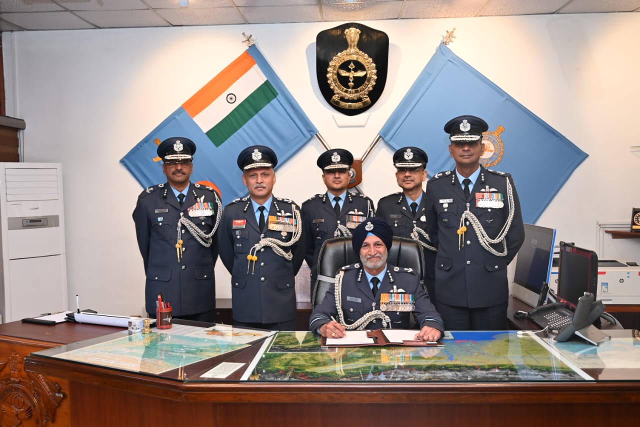 एयर मार्शल इंद्रपाल सिंह वालिया ने IAF के पूर्वी वायु कमान के एयर ऑफिसर कमांडिंग-इन-चीफ का कार्यभार संभाला