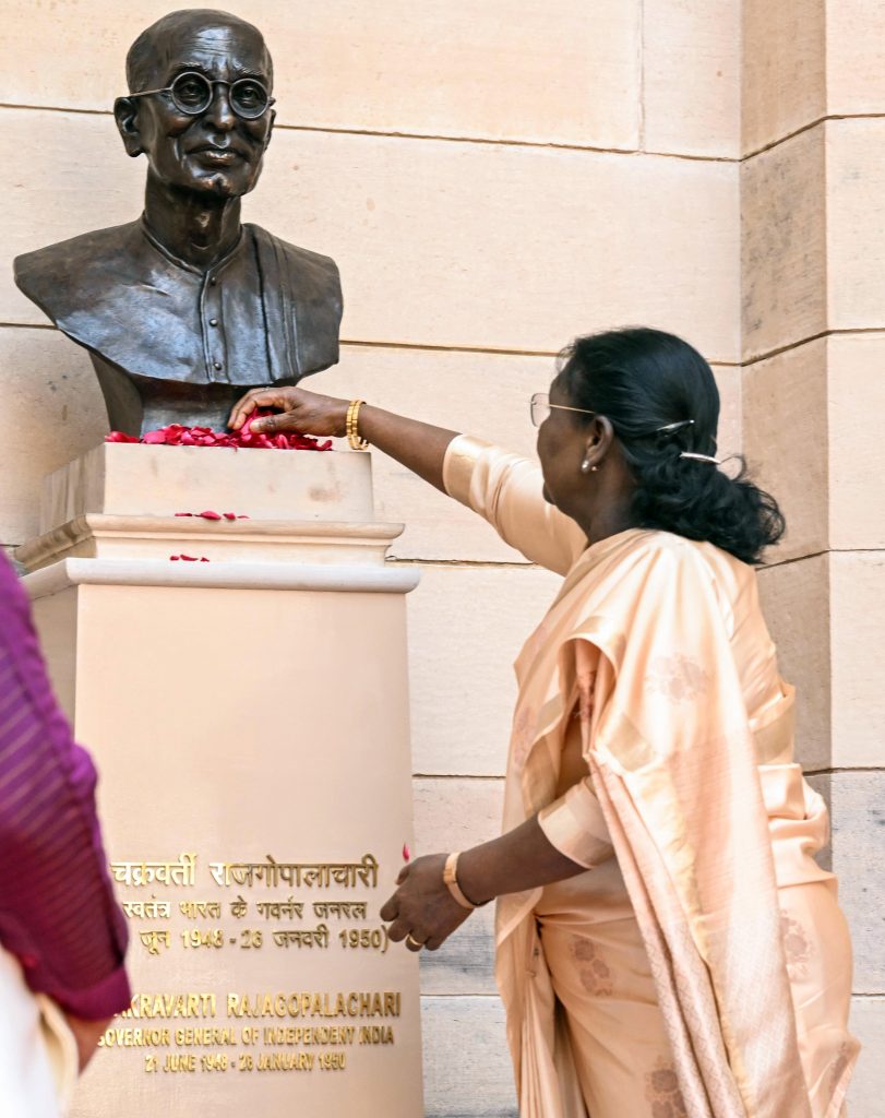 President Murmu unveils the bust of the last Governor General of India C. Rajagopalachari at Rashtrapati Bhavan