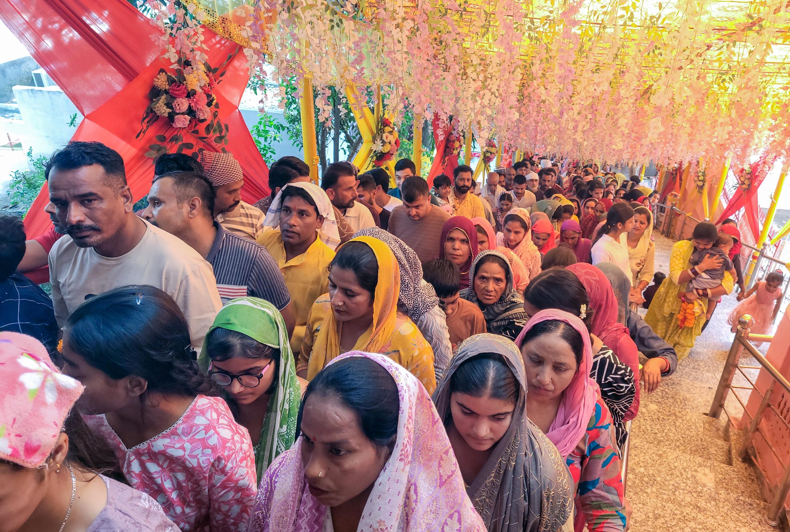 Devotees in large numbers throng temples across nation on first day of Chaitra Navratri
