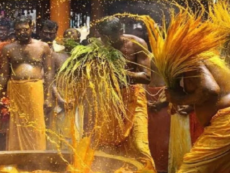 Holi: केरल में ‘मंजल कुली’, जहां हल्दी के पानी से खेली जाती है होली