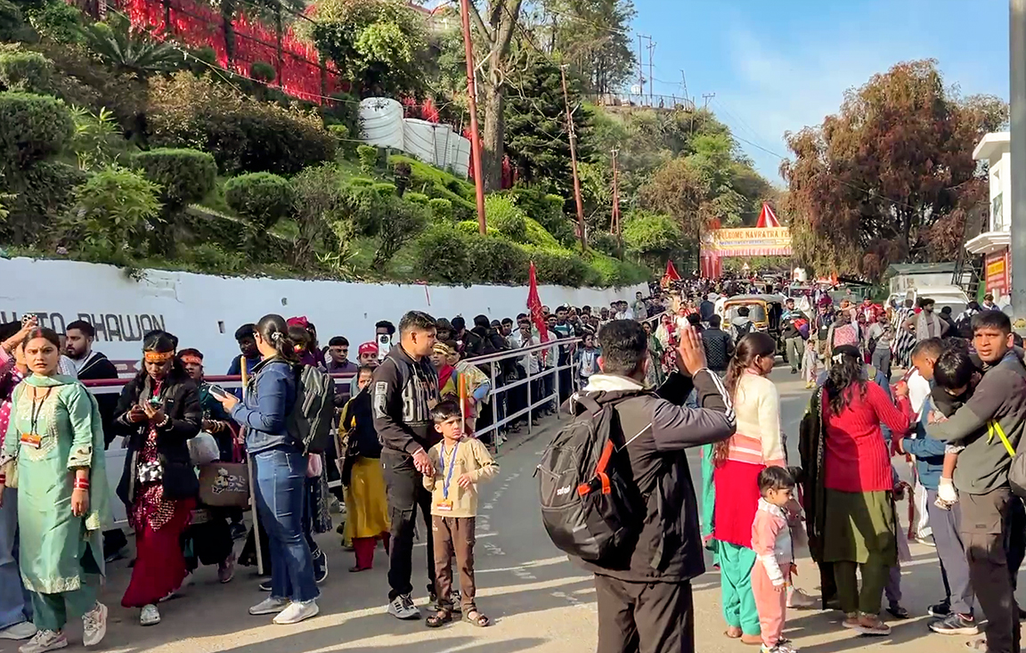Over 2 lakh devotees pay obeisance in 6 days at Vaishno Devi Shrine