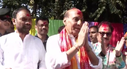 Rajnath Singh, J.P. Nadda celebrate Holi, extend greetings to countrymen