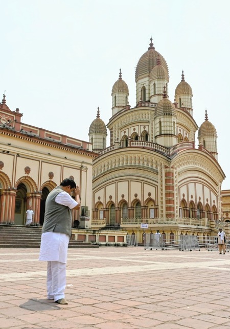 दक्षिणेश्वर काली मंदिर के दर्शन के बाद बोले नितिन नवीन, ‘मां के आशीर्वाद से बनेगा ‘सोनार बंगाल’
