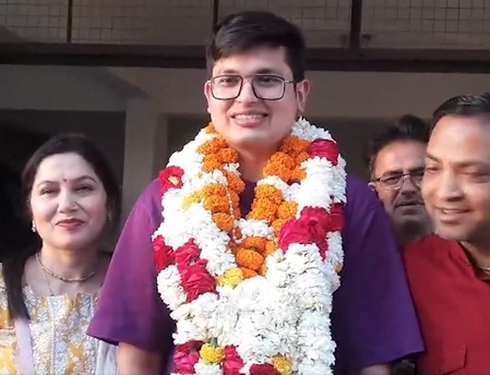 UPSC Result 2025: टॉपर अनुज अग्निहोत्री ने ‘निरंतर प्रयास’ को बताया सफलता की कुंजी