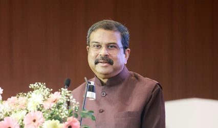 केंद्रीय शिक्षा मंत्री धर्मेंद्र प्रधान ने 21 जून को होने वाली नीट पुनर्परीक्षा की तैयारियों की समीक्षा की