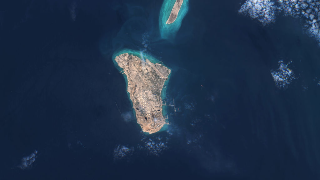 Iran threatens to retaliate against region for US Kharg Island attack
