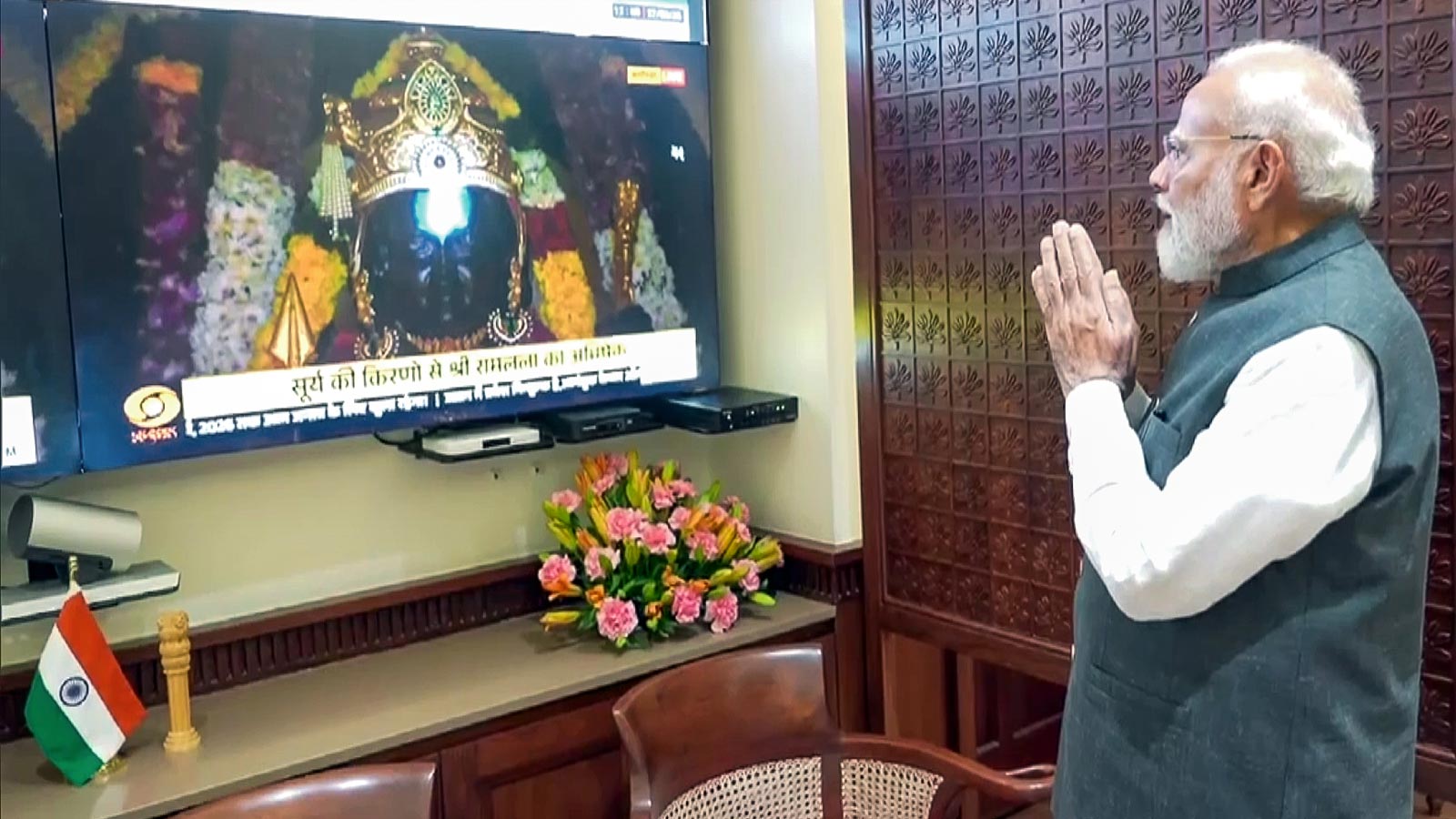 Ram Navami: PM Modi witnesses ‘Surya Tilak’ of Ram Lalla