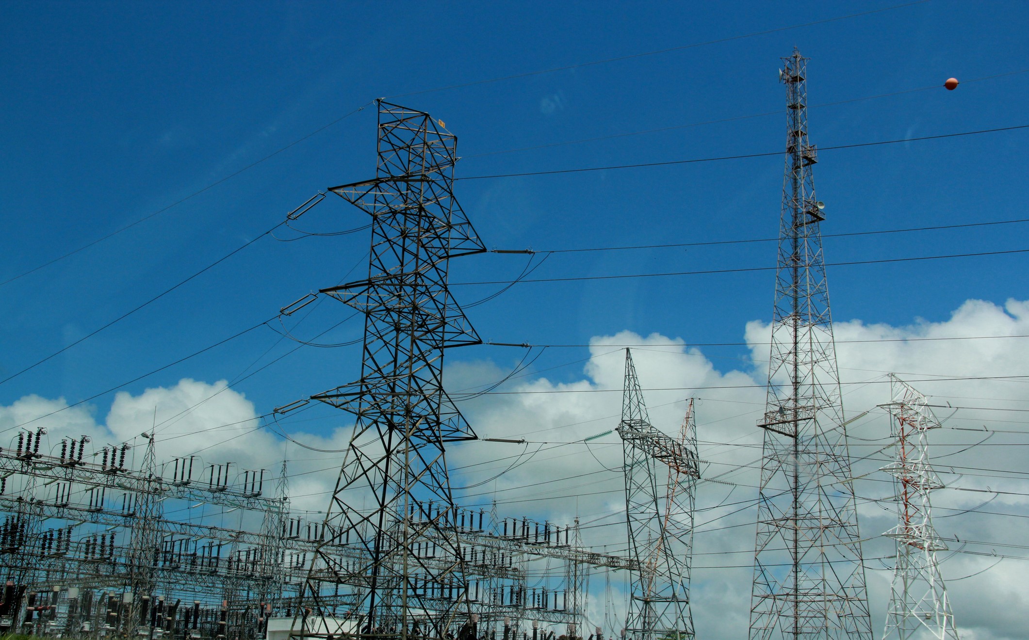 Cuba’s national electric grid collapses, leaving millions without power