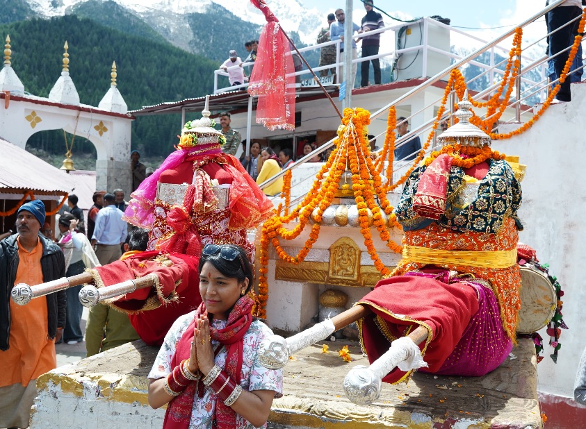 अक्षय तृतीया के दिन खुलेंगे गंगोत्री और यमुनोत्री धाम के कपाट, ‘हर-हर गंगे’ के जयकारों के बीच निकली मां गंगा की उत्सव डोली