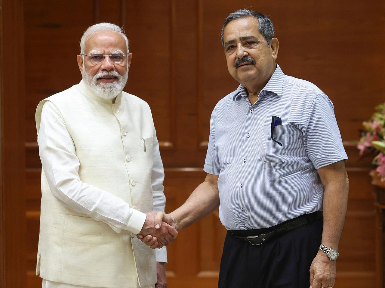 नीति आयोग के नवनियुक्त उपाध्यक्ष डॉ. अशोक लाहिड़ी ने प्रधानमंत्री मोदी से की मुलाकात