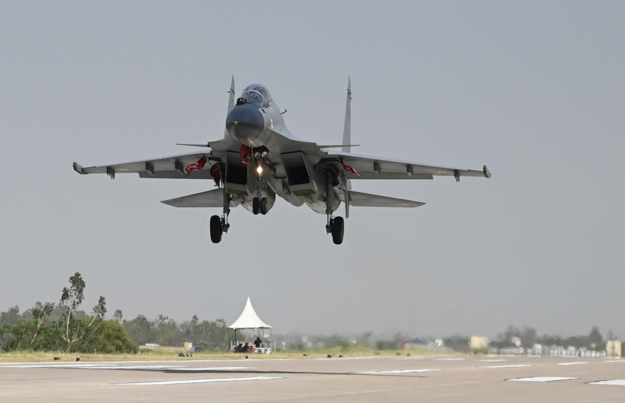 IAF activates emergency landing facility on Purvanchal Expressway in Sultanpur, conducts day-night ops
