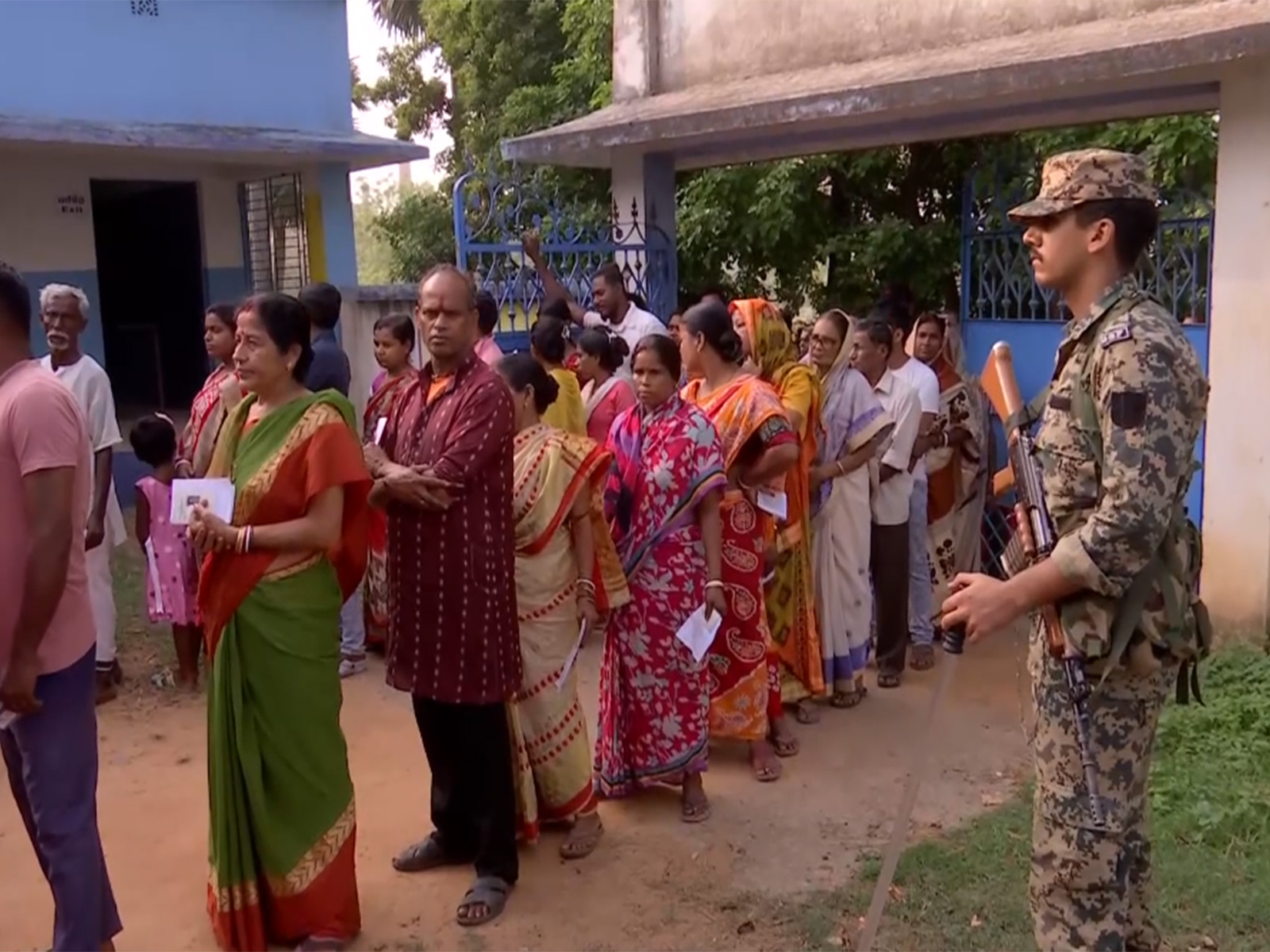पश्चिम बंगाल विधानसभा चुनाव: प्रथम चरण के मतदान के बाद निर्वाचन आयोग सख्त, कैमरों के डेटा सुरक्षा के लिए जारी किए नए निर्देश